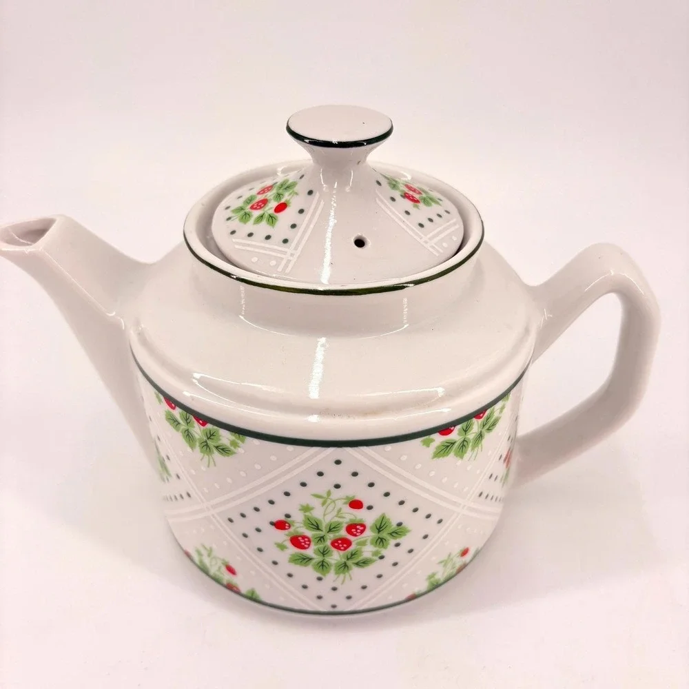 Vintage Strawberry Teapot Cottagecore Farmhouse Country Kitchen‎ Tea Pot Decor